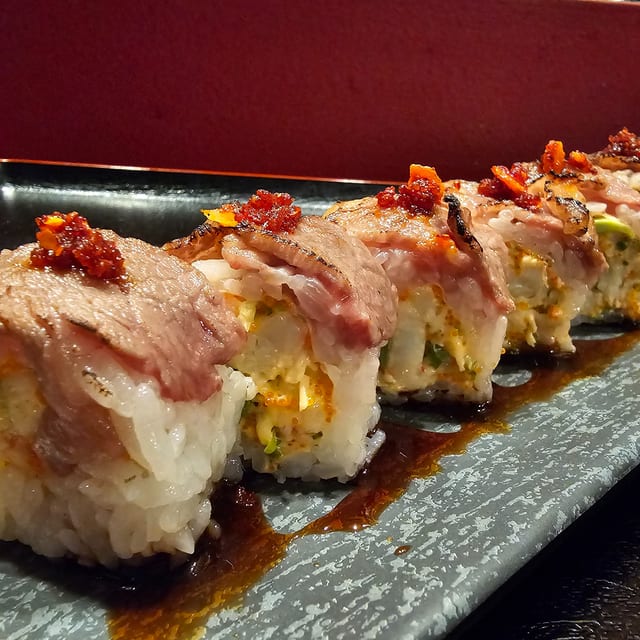 Mar y Tierra Roll.