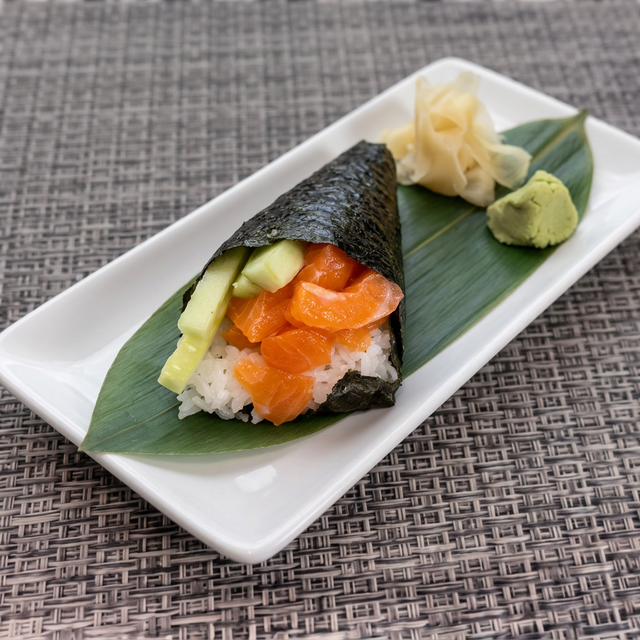 Salmon Roll.